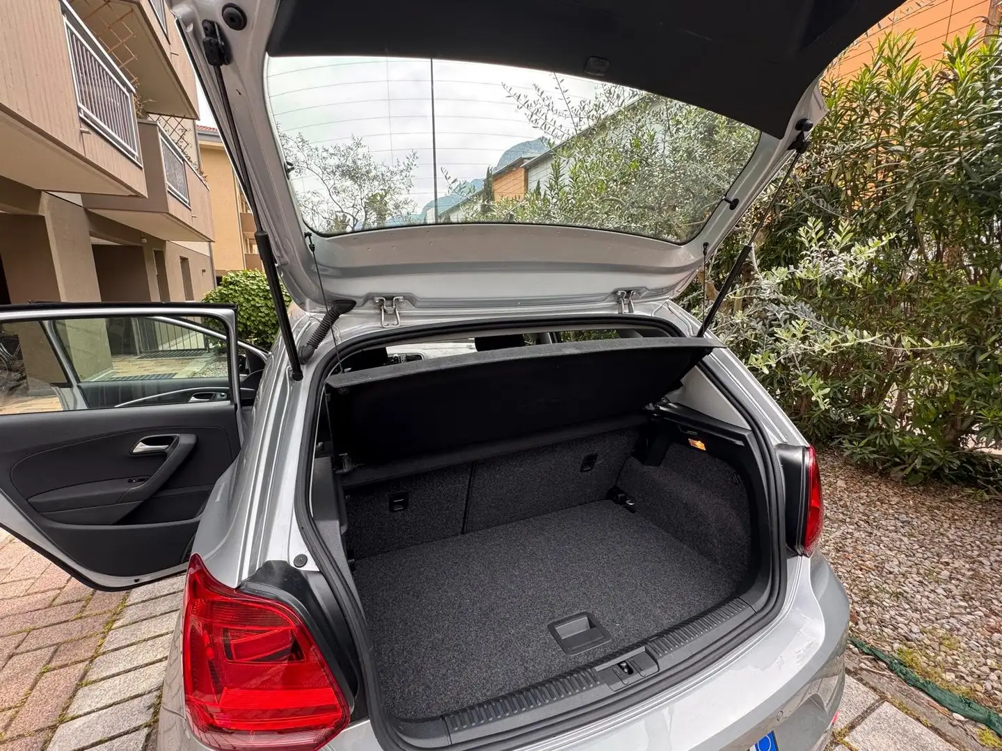 Volkswagen Polo Polo 5p 1.0 mpi Comfortline 75cv Argento - 2
