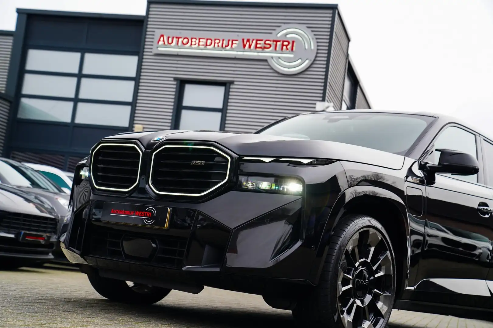 BMW XM PHEV 30 kWh | 687 PK | Iconic Glow | Skylounge | M Noir - 2