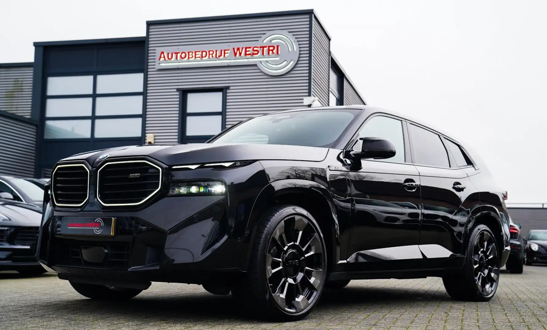 BMW XM PHEV 30 kWh | 687 PK | Iconic Glow | Skylounge | M Noir - 1