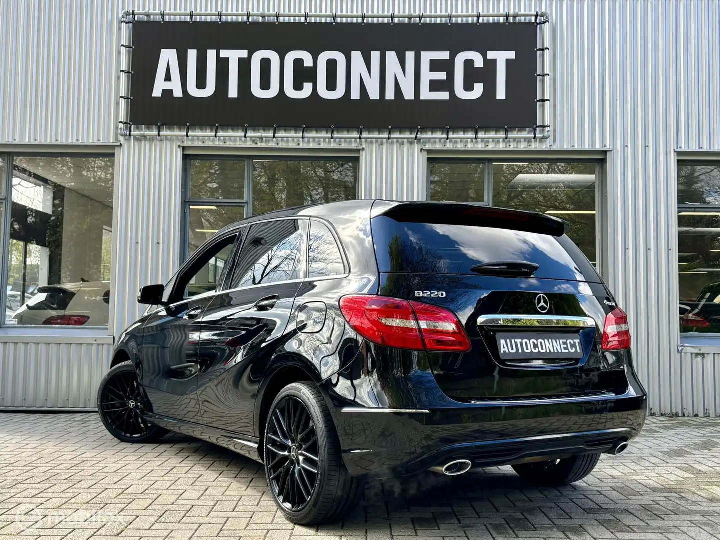 Mercedes-Benz B 220 4MATIC HALF/LEDER, NAVI, CRUISE, PDC V+A, 184 PK Zwart - 2