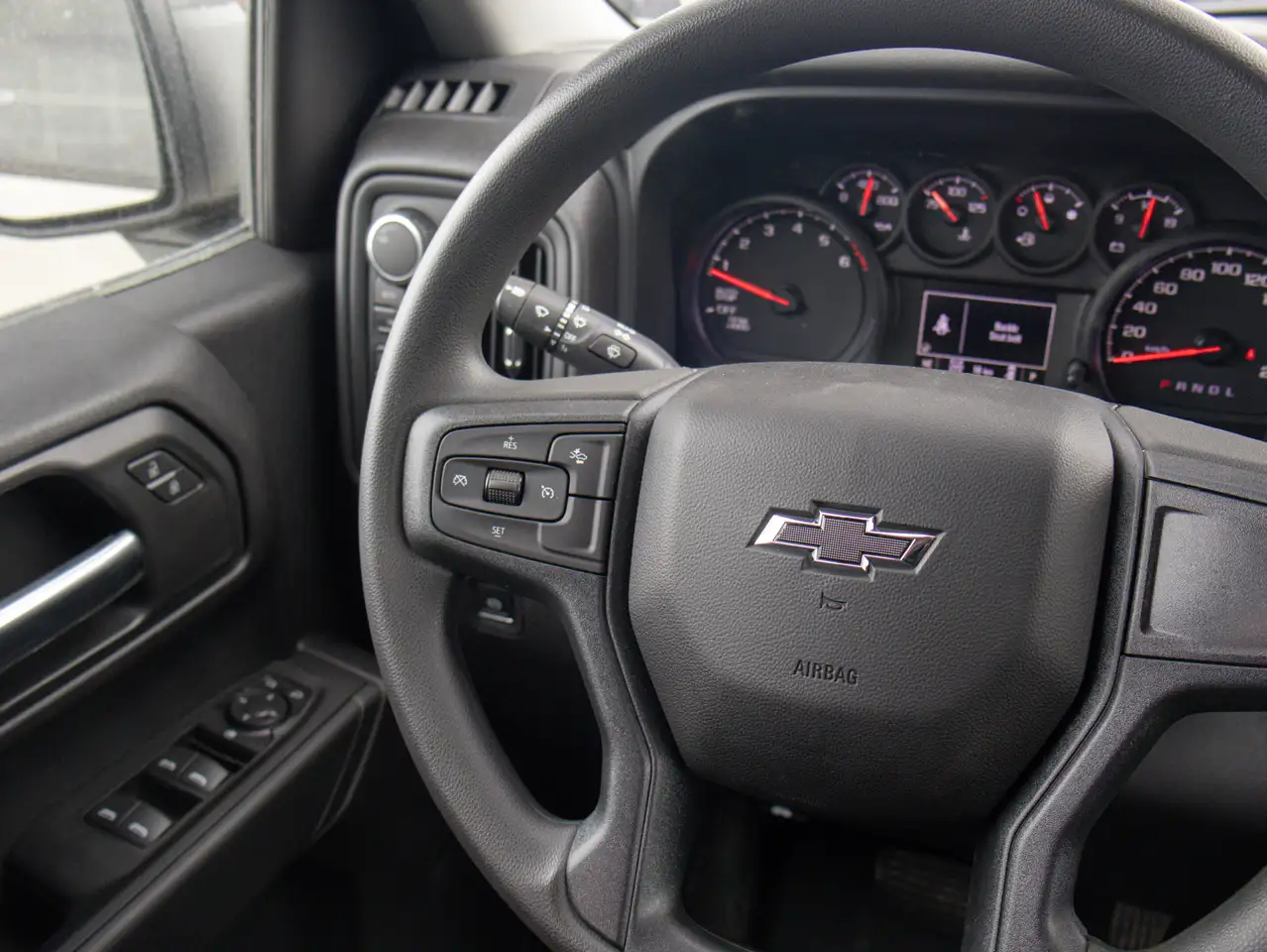 Chevrolet Silverado 1500 снимка Chevrolet Silverado 1500