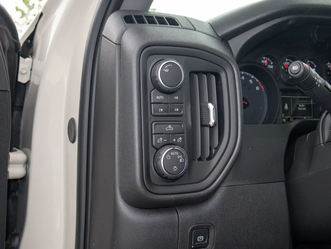 Chevrolet Silverado 1500 снимка Chevrolet Silverado 1500