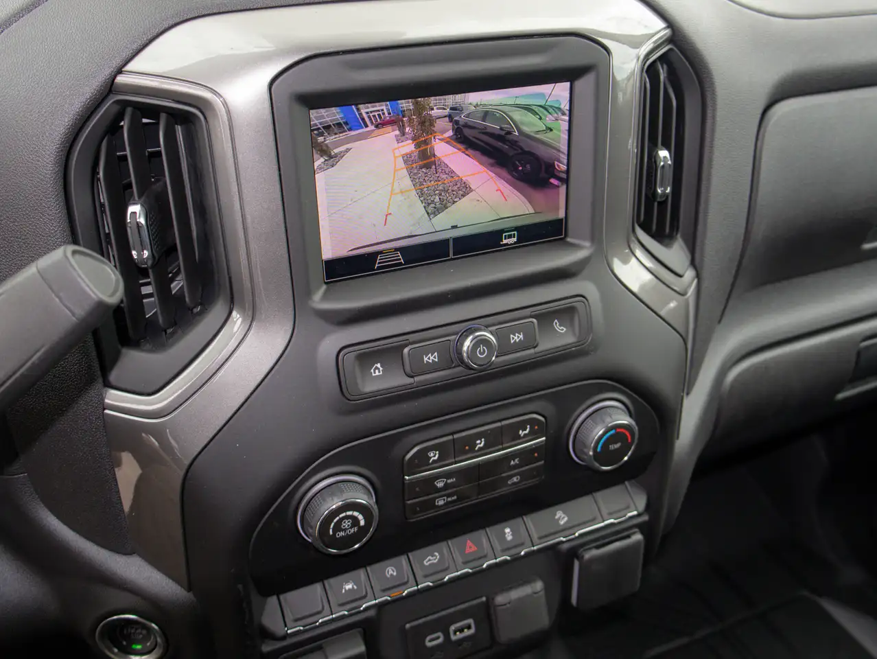 Chevrolet Silverado 1500 снимка Chevrolet Silverado 1500