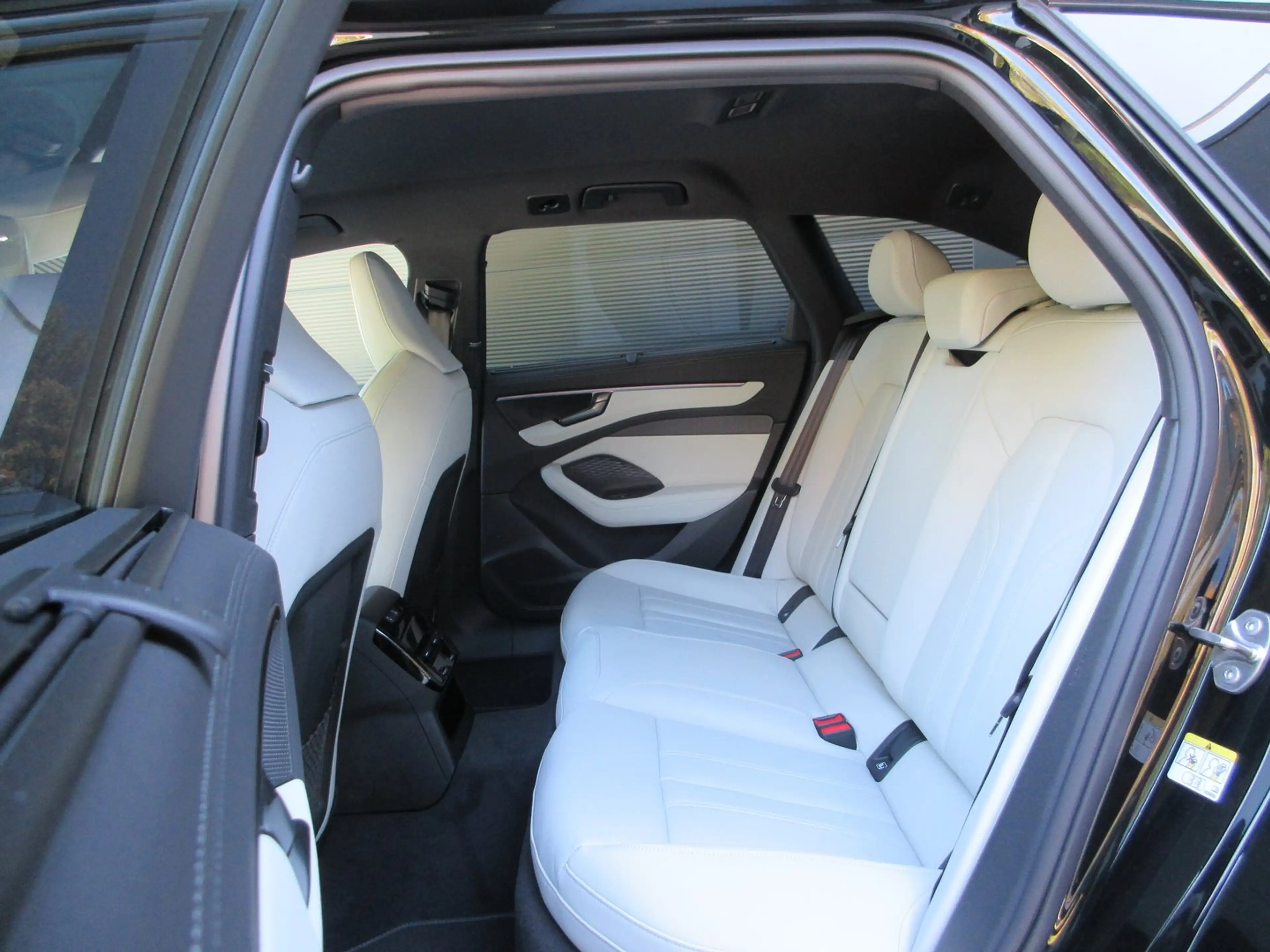 Audi A6 allroad e-hybrid quattro 270 kW — photo 14