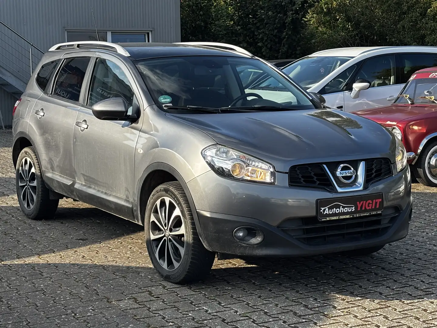 Nissan Qashqai+2 I-Way / 7 Sitzer / 1.Hand / Service Neu Grau - 1