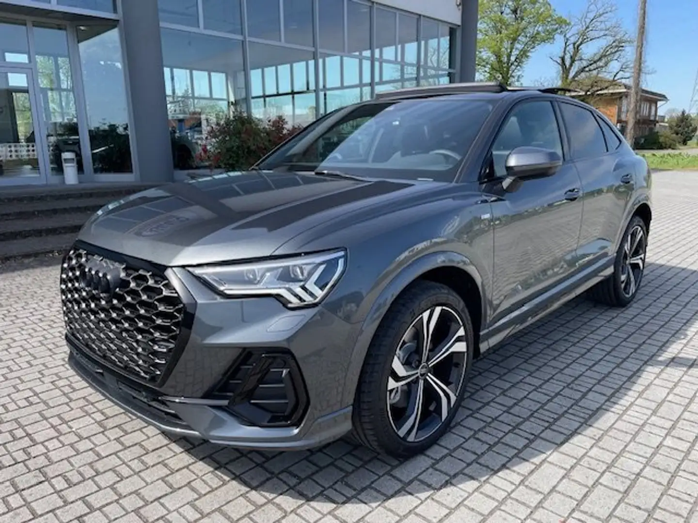 Audi Q3 SPB Sportback 40 TFSI quattro S tronic S Line 20 Gris - 2