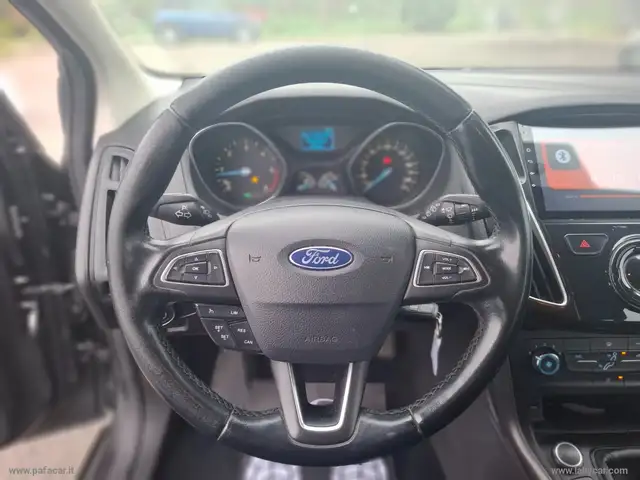 Ford Focus view 11