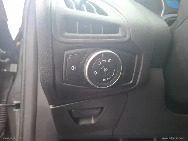 Ford Focus view 9