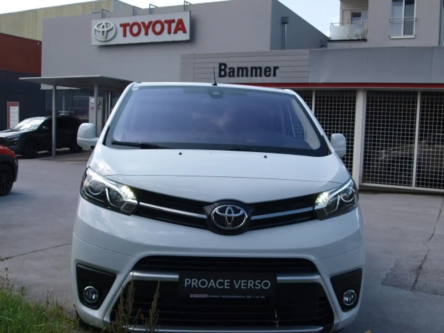Toyota Proace Proace Verso 2,0 180 Aut. Family+ Weiß - 2