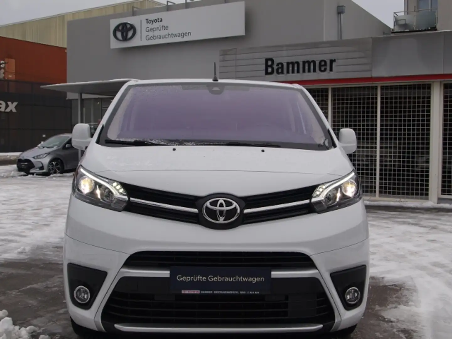 Toyota Proace Proace Verso 2,0 180 Family+ Weiß - 2