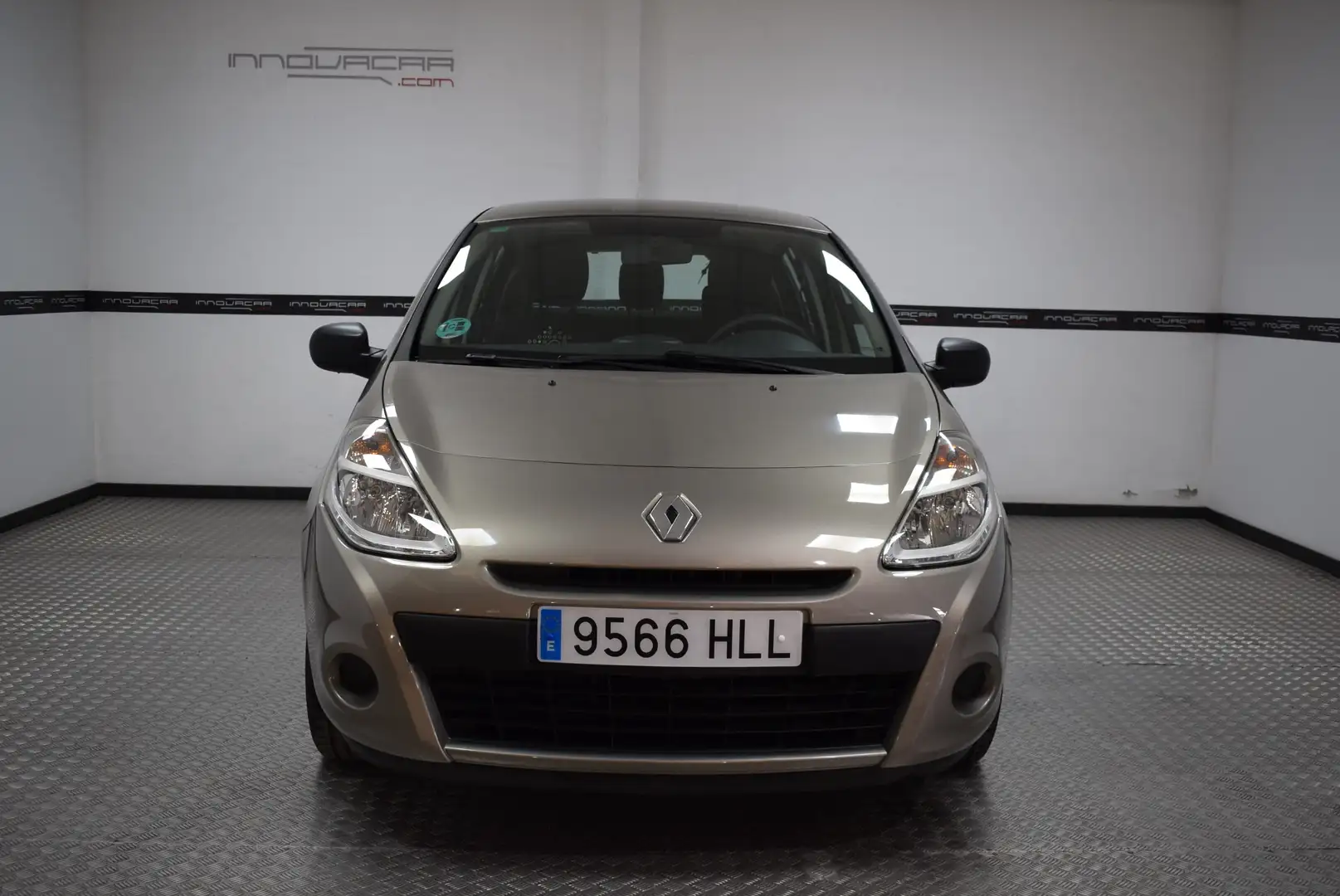 Renault Clio 1.2 Yahoo Beige - 2