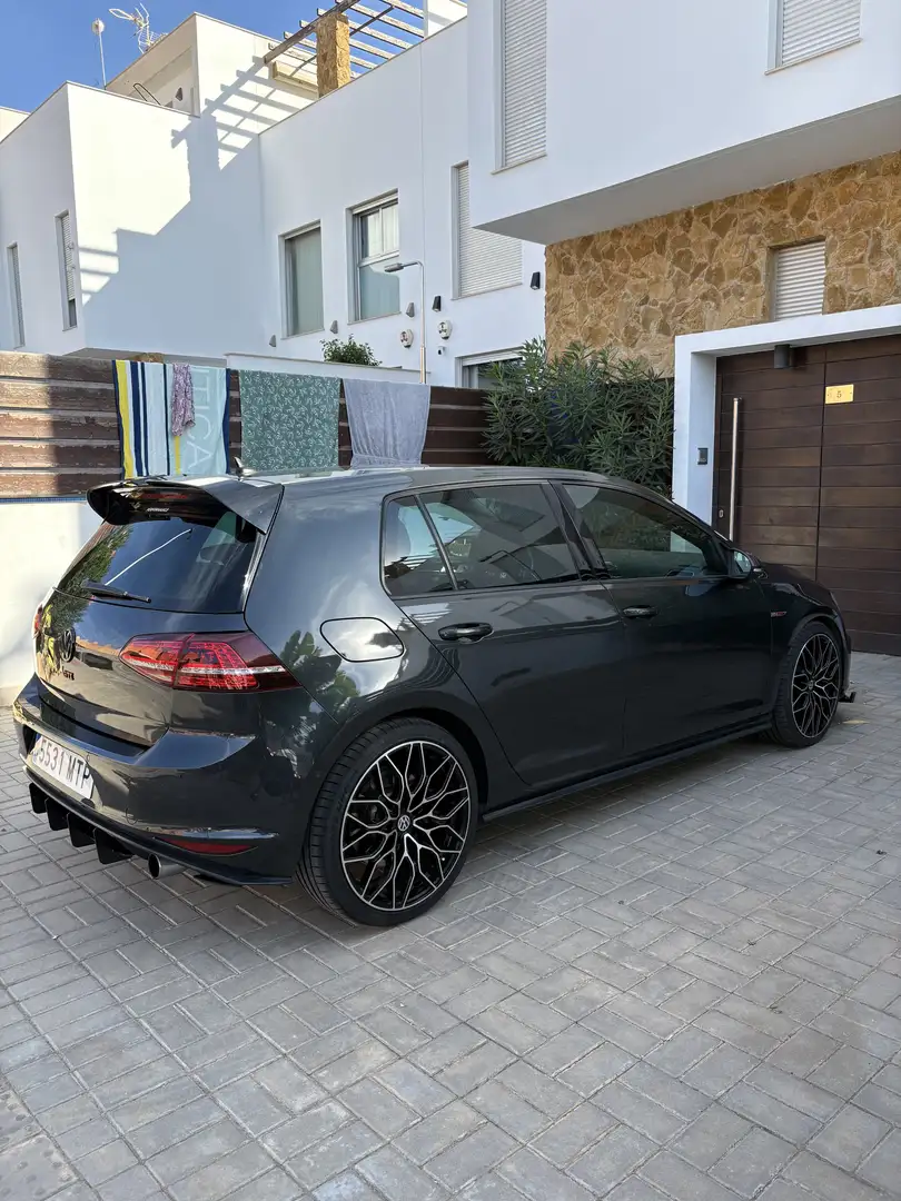 Volkswagen Golf GTI 2.0 TSI Performance DSG 230 - 2