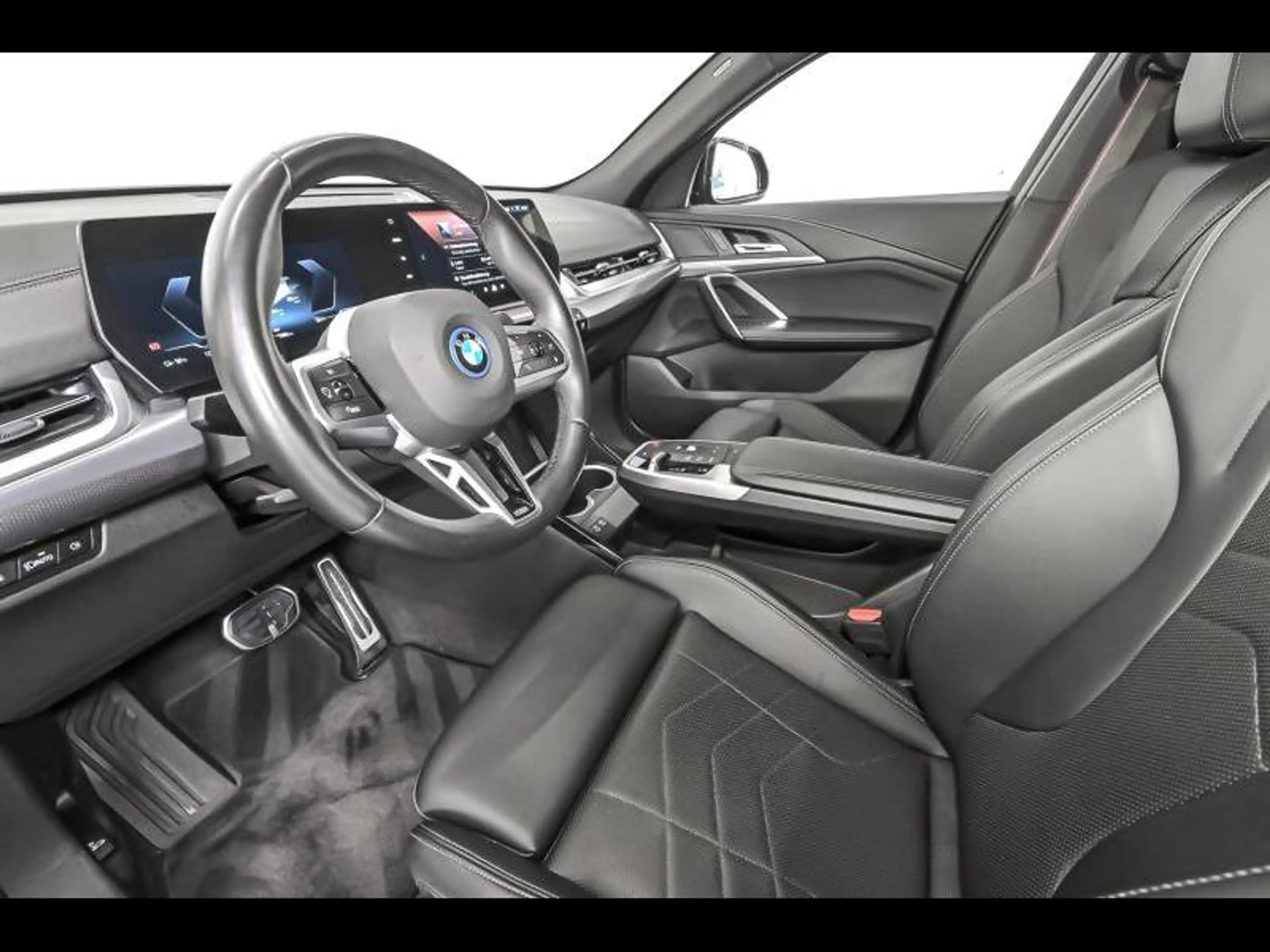BMW iX2 eDrive20 | M sport — photo 6