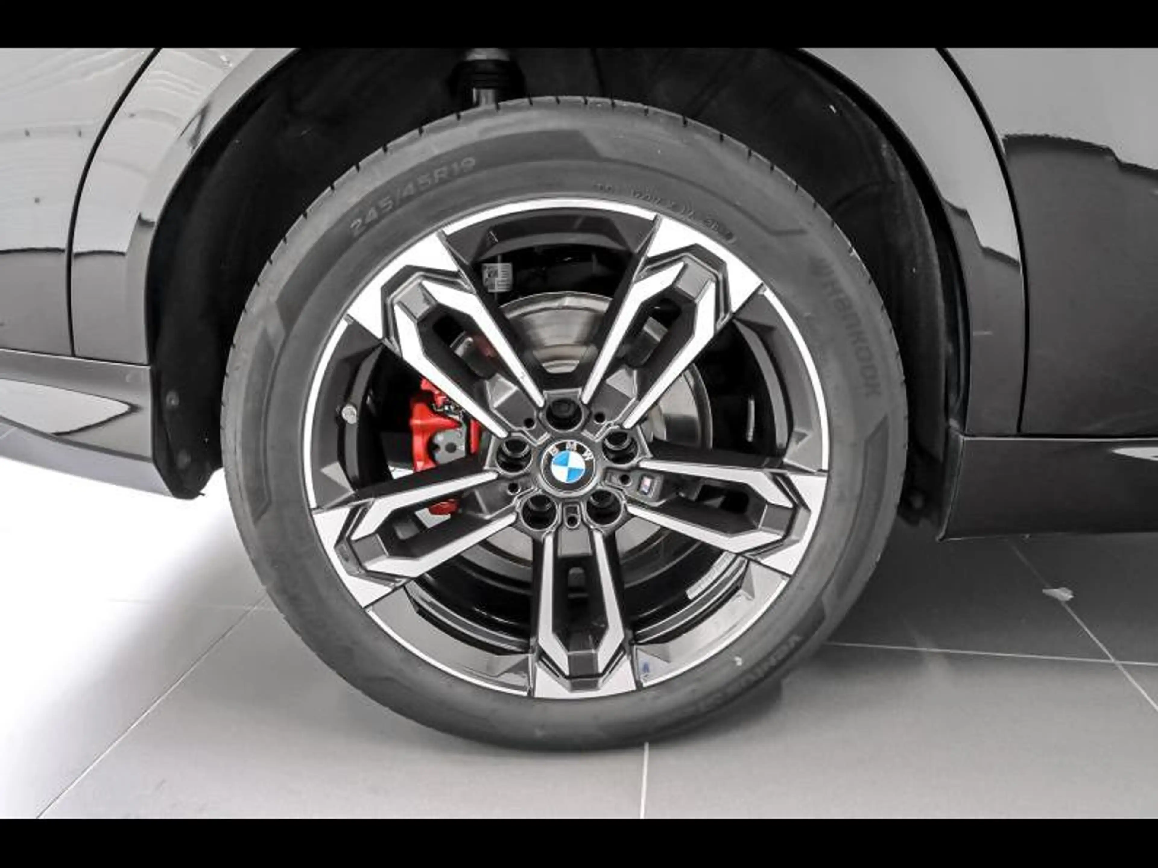 BMW iX2 eDrive20 | M sport — photo 8
