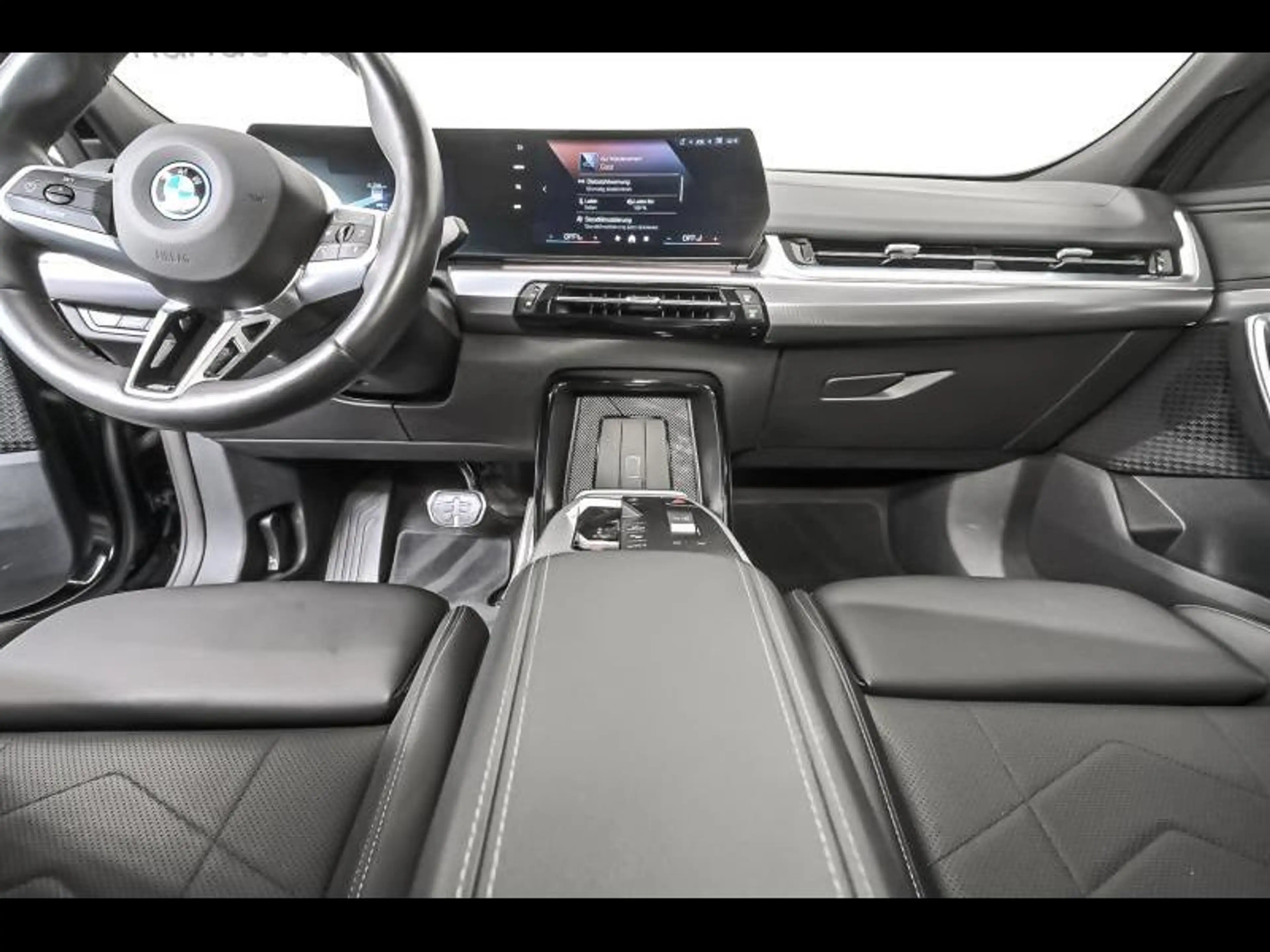 BMW iX2 eDrive20 | M sport — photo 7