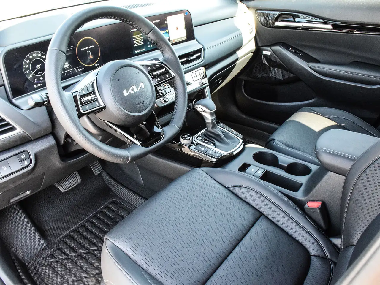 Kia Seltos снимка Kia Seltos