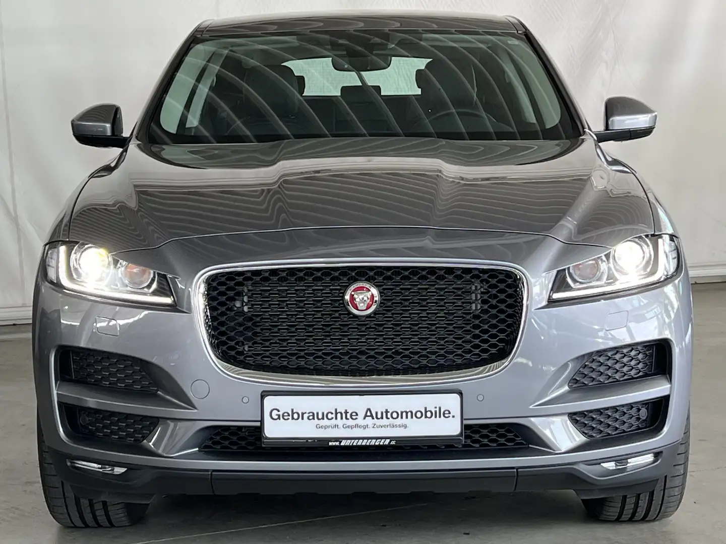 Jaguar F-Pace Prestige 20d AWD AT Silber - 2