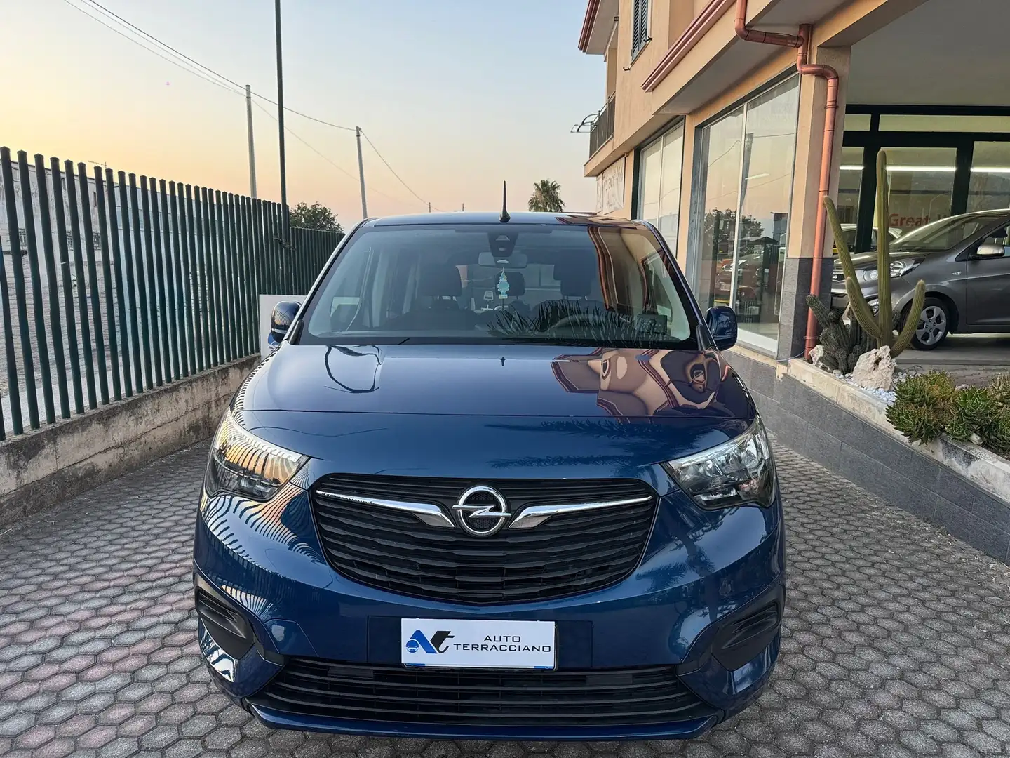 Opel Combo Life 1.5 BLUEHDI Active 75cv Bleu - 1