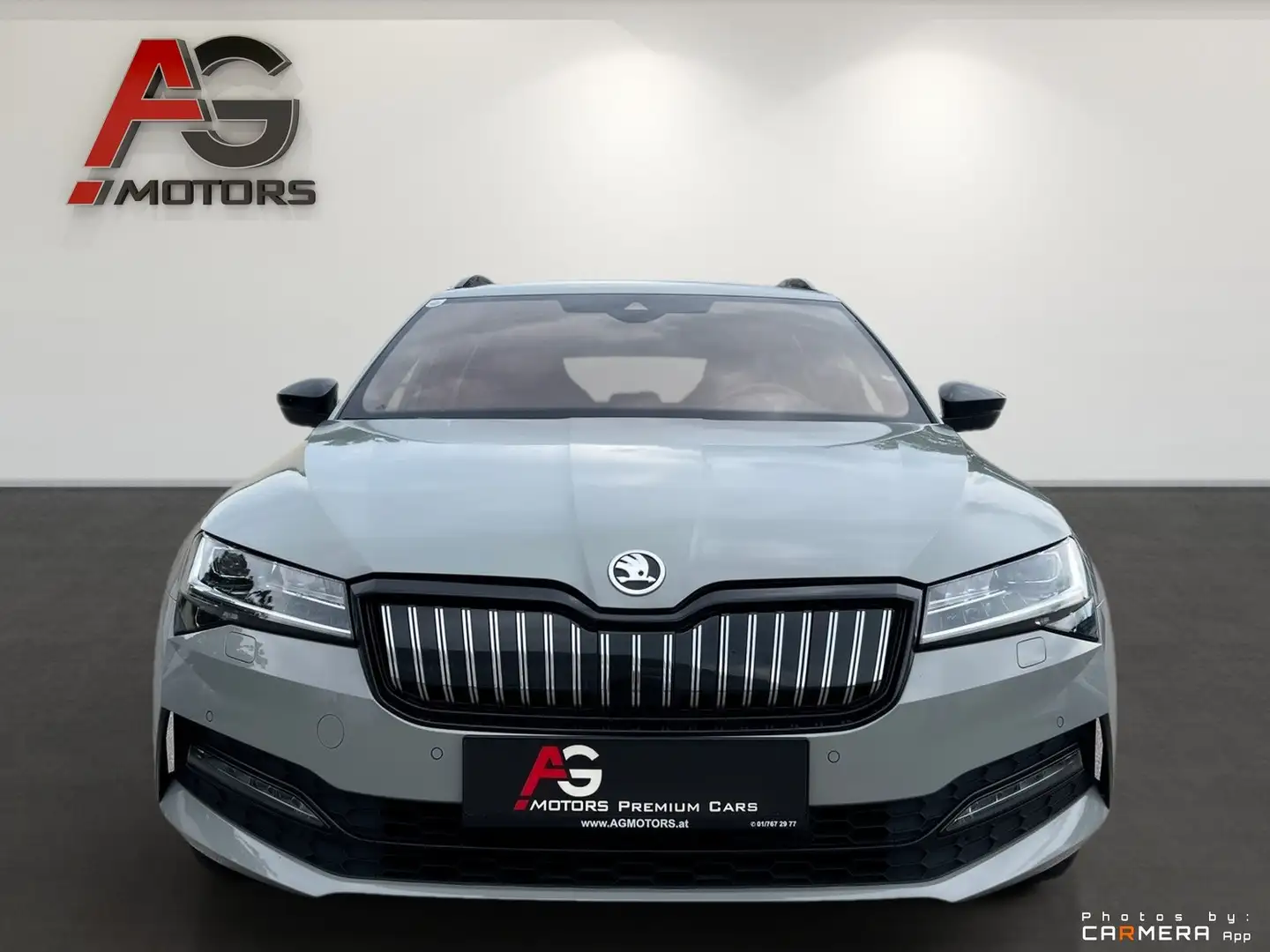 Skoda Superb Kombi 1,4 TSI Plug-In-Hybrid Sportline DSG/LED/Vi Grau - 2