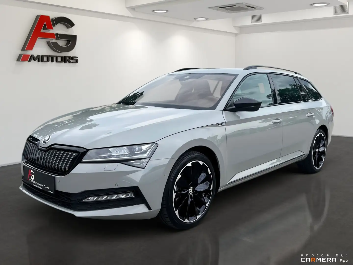 Skoda Superb Kombi 1,4 TSI Plug-In-Hybrid Sportline DSG/LED/Vi Grau - 1