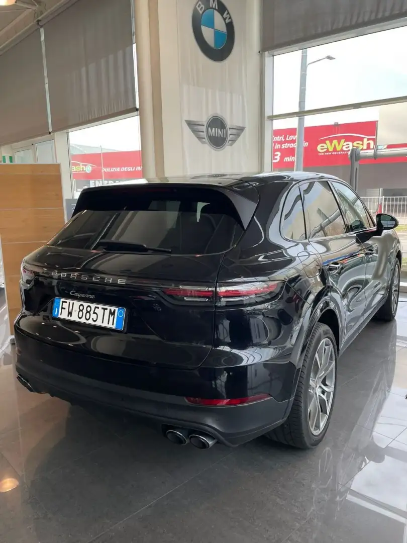 Porsche Cayenne 3.0 V6 Schwarz - 2