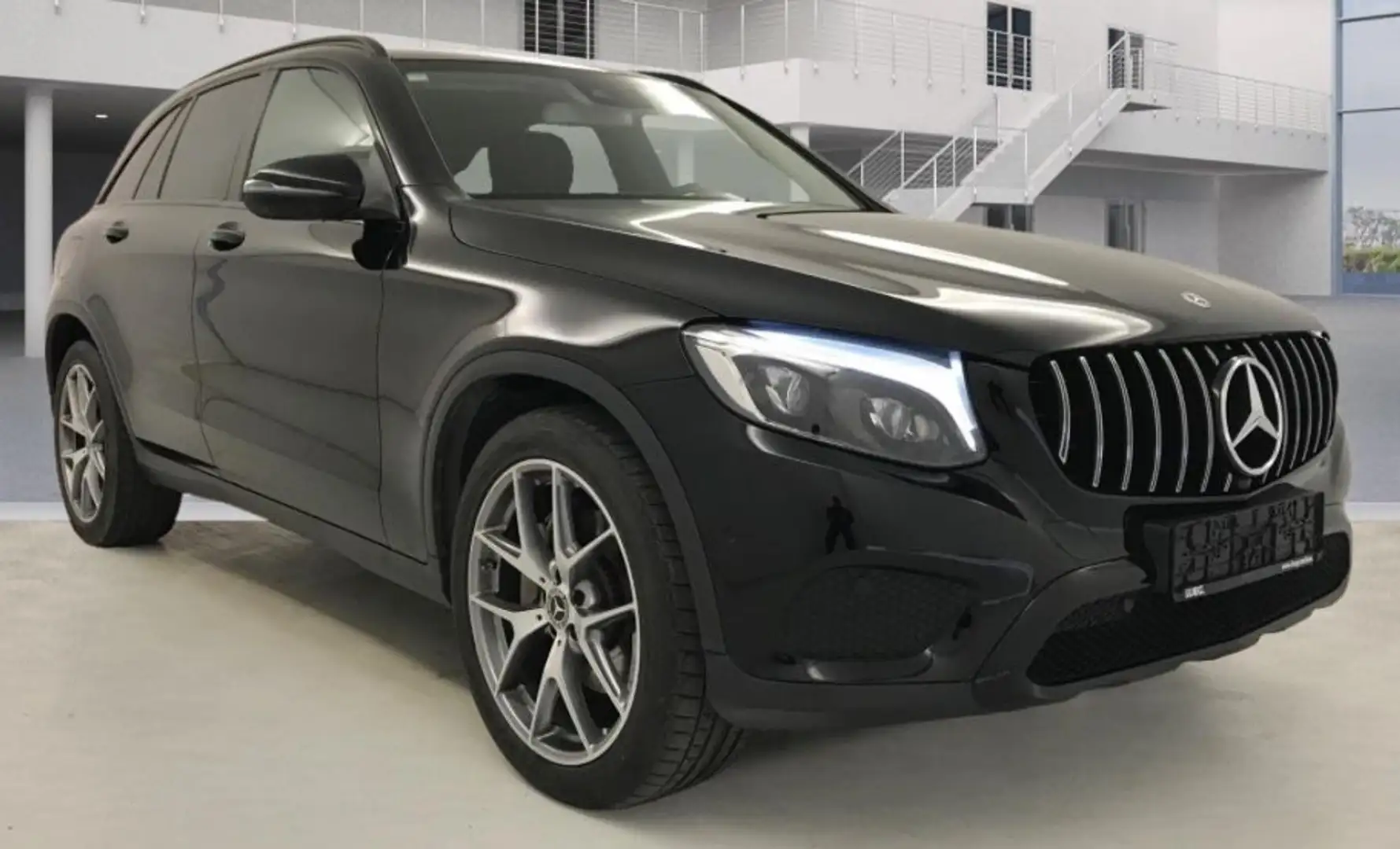 Mercedes-Benz GLC 350 d 4Matic LED Navi Kamera AHK 20` Schwarz - 2