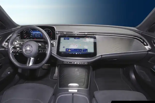 Mercedes-Benz E-Class view 10