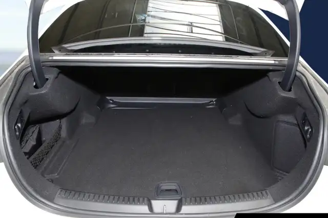 Mercedes-Benz E-Class view 15