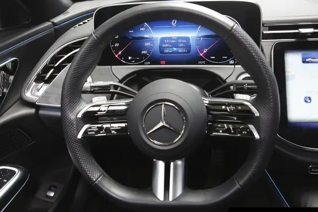 Mercedes-Benz E-Class view 13