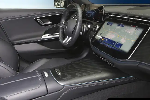 Mercedes-Benz E-Class view 8