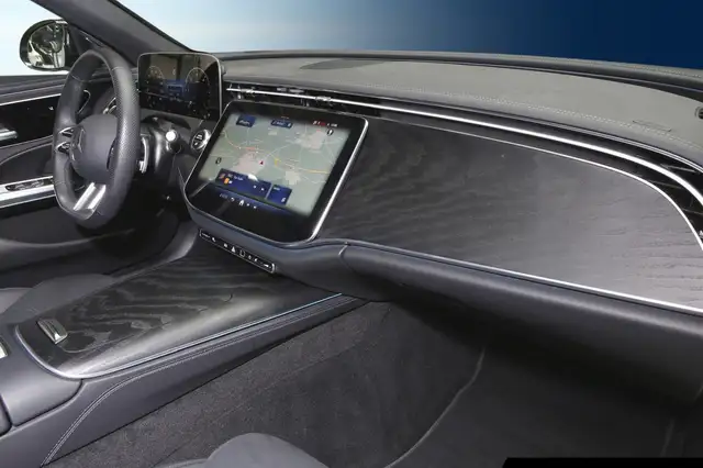 Mercedes-Benz E-Class view 7