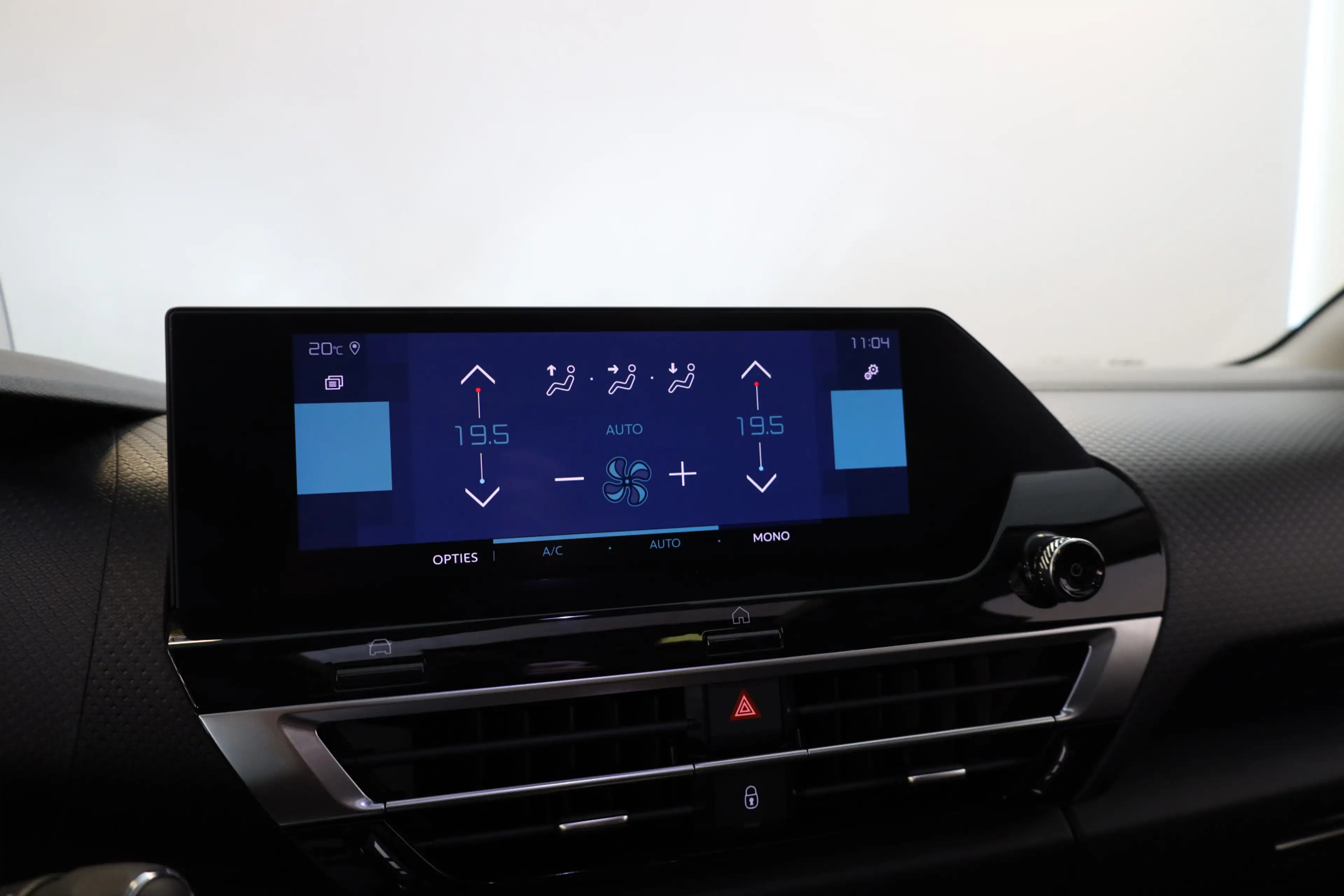 Citroen E-C4 Electric Shine 50 kWh Panoramadak | Volleder | Camera | Sto — photo 34