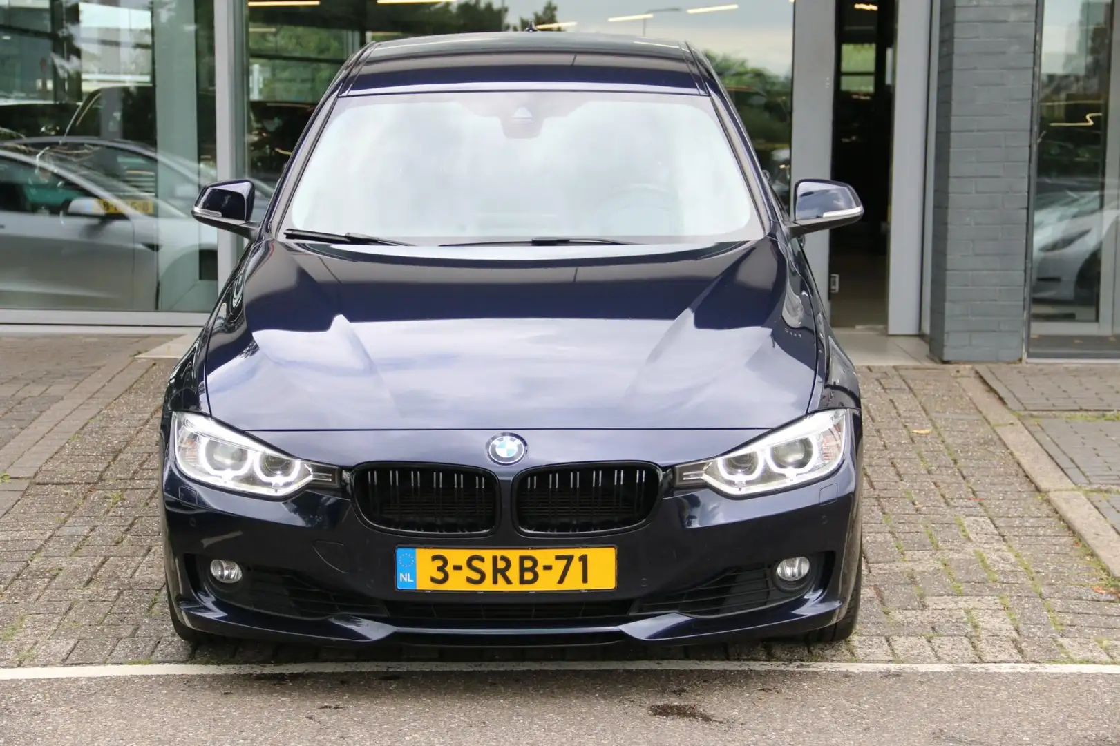 BMW 320 3-serie 320i xDrive High Executive NL-AUTO NAP AUT plava - 2