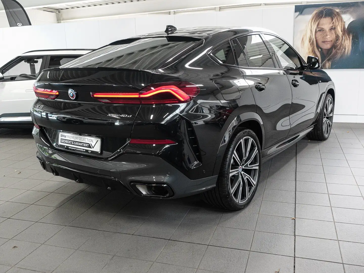 BMW X6 xDrive40d MSPORT+HEAD-UP+PANO+LASER+ICONGLOW+ Schwarz - 2