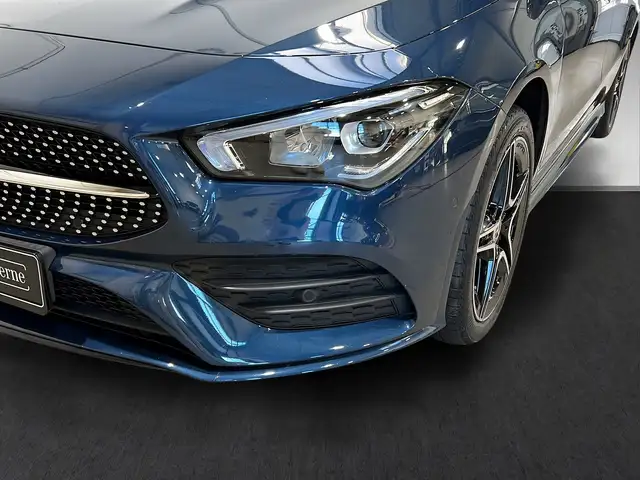 Mercedes-Benz CLA view 3