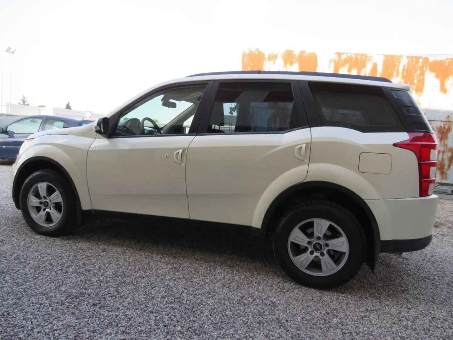 Mahindra XUV500 2.2 16V AWD 7POSTI - GANCIO TRAINO Bianco - 2