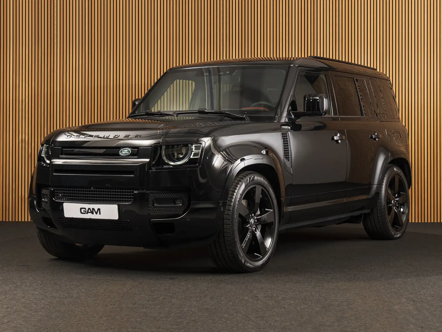 Land Rover Defender 110 2.0 P300e 110 X-Dynamic HSE ROOD LEDER Zwart - 1