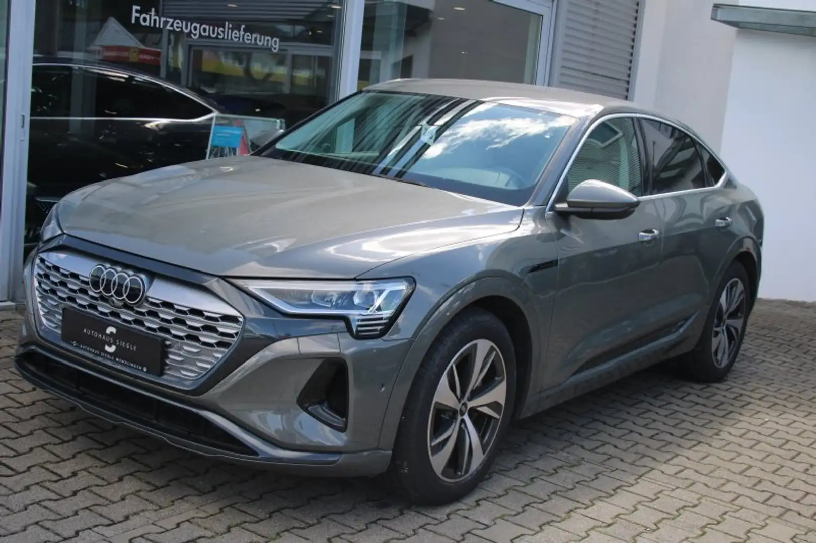 Audi Q8 e-tron Sportback 50 quattro advanced Navi Leder ACC Matri Grau - 2