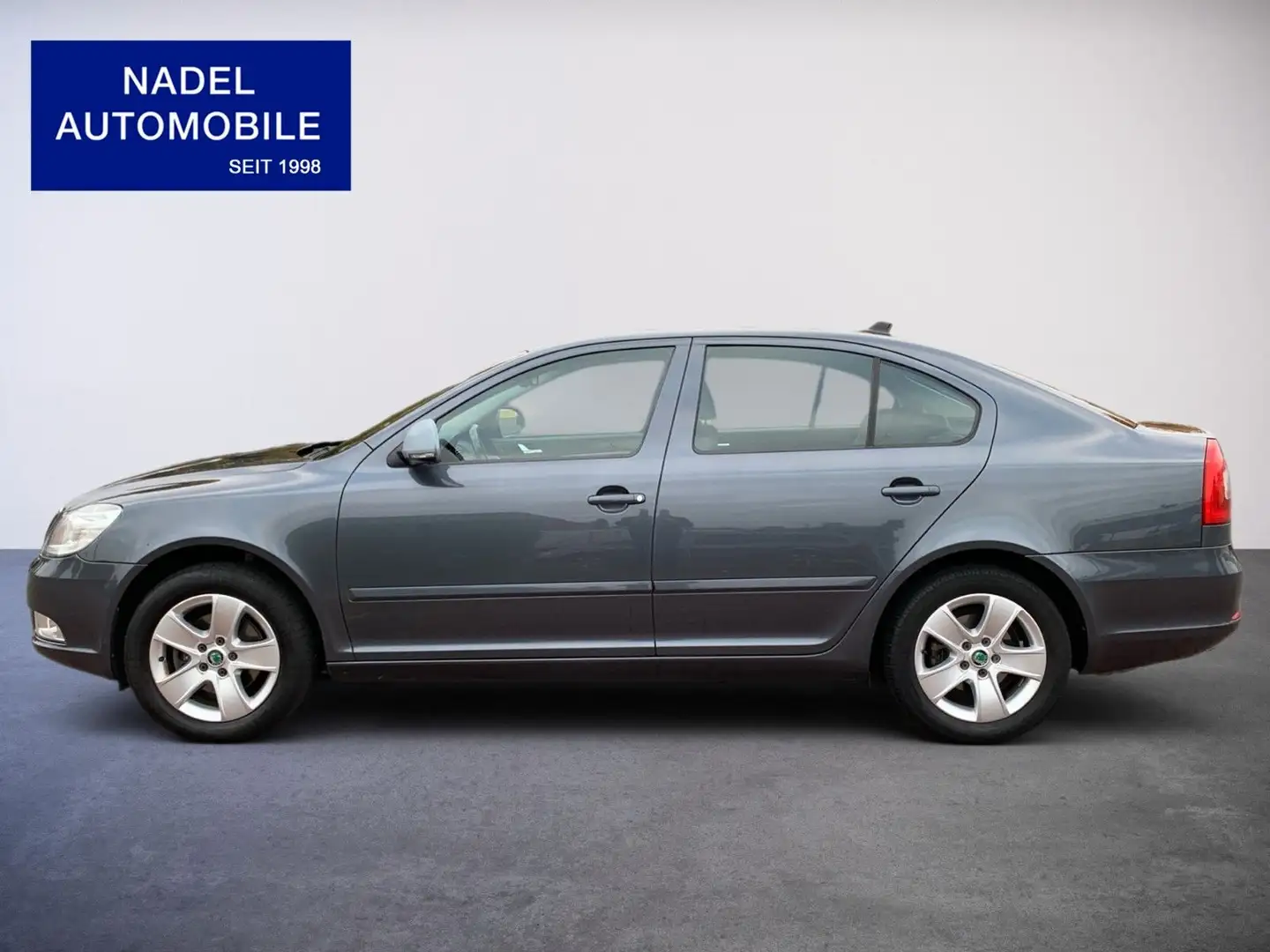 Skoda Octavia Lim. Elegance DSG/Klima/Navi/SHZ Grau - 2