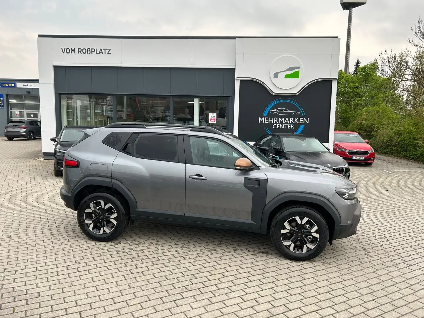 Dacia Duster HYBRID 140 Extreme Grau - 2