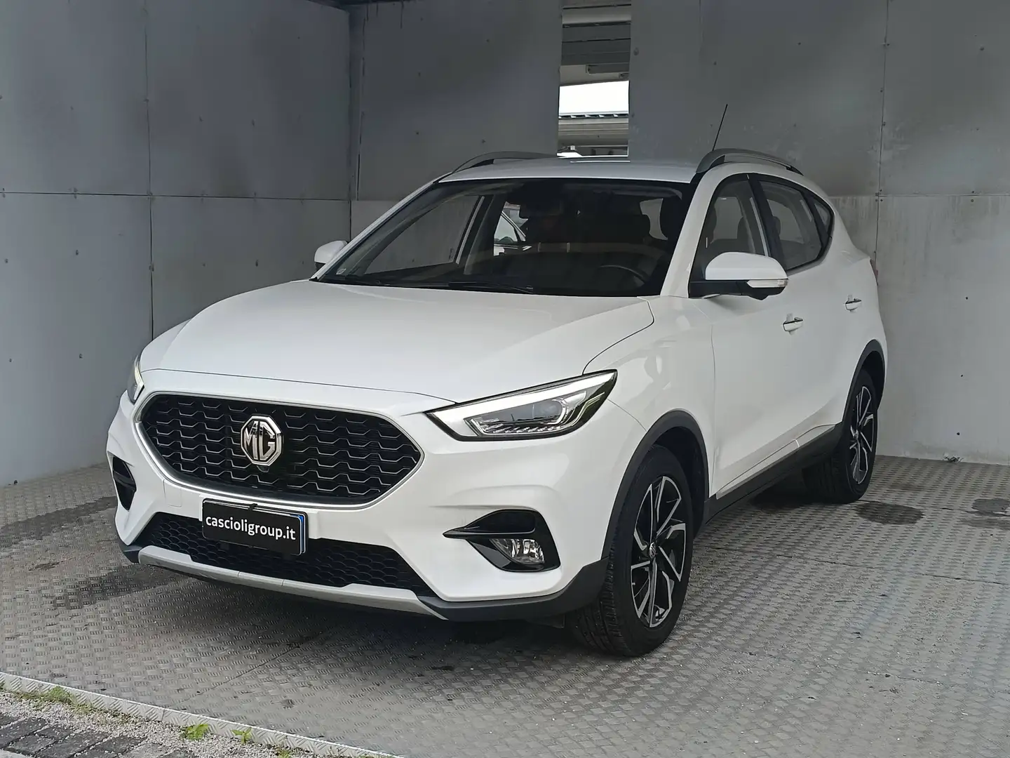 MG ZS 1.5 VTi-Tech Luxury - 1