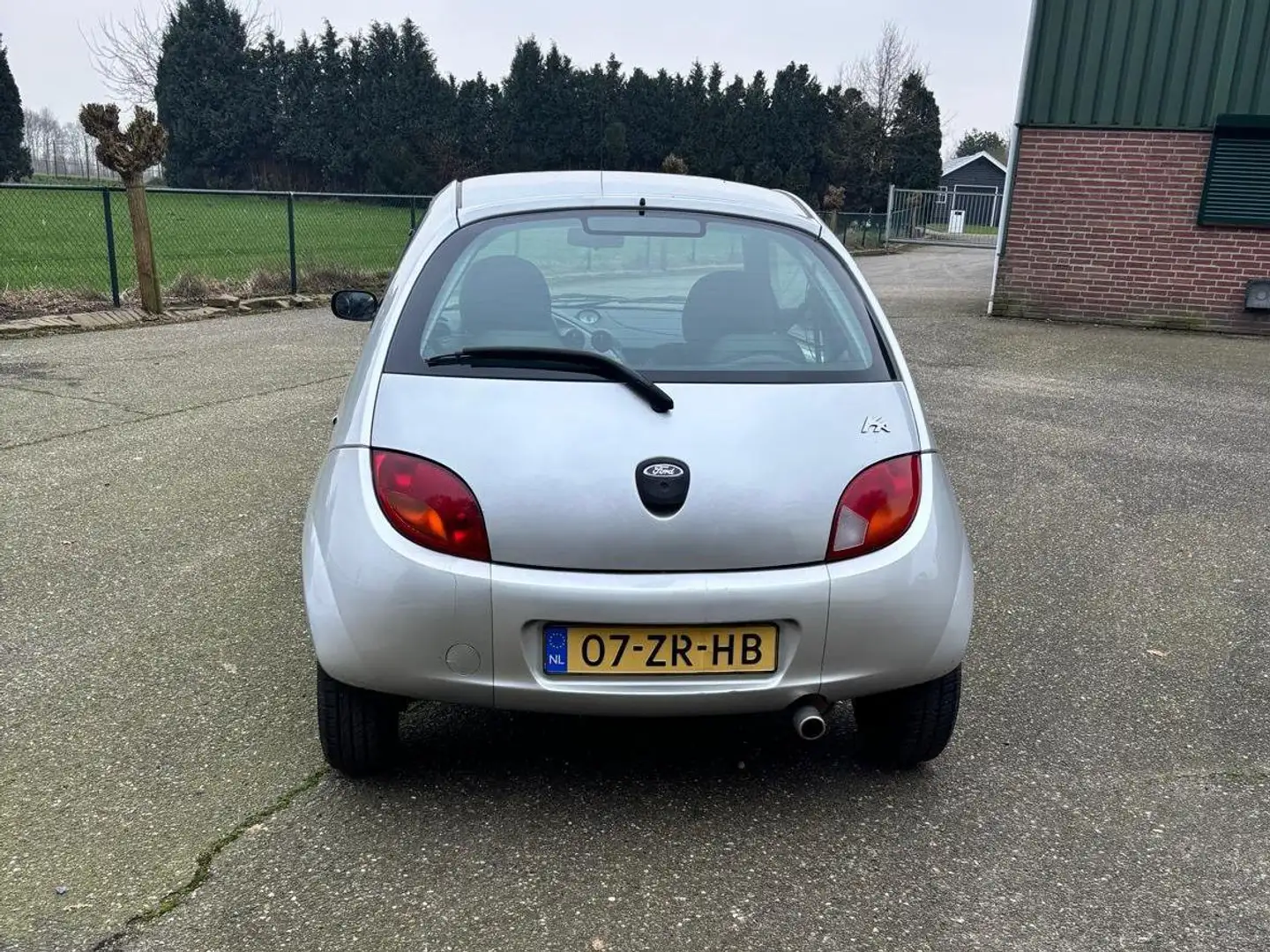 Ford Ka/Ka+ 1.3 Cool & Sound Gris - 2