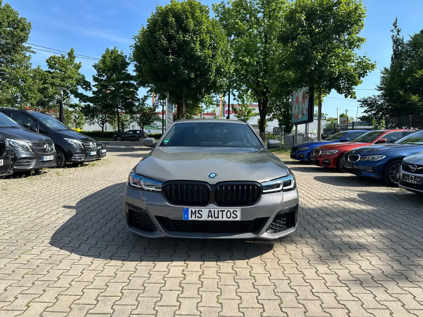 BMW 530 e MSport*Head Up*Laserlicht*Ad-Fahrwerk*HIFI Gris - 2