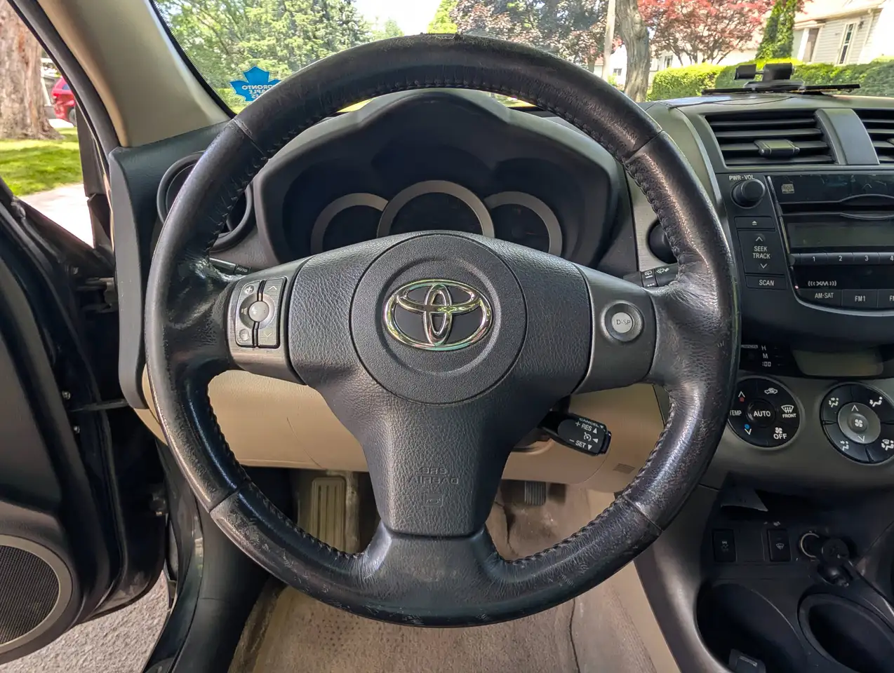 Toyota RAV 4 photo Toyota RAV 4