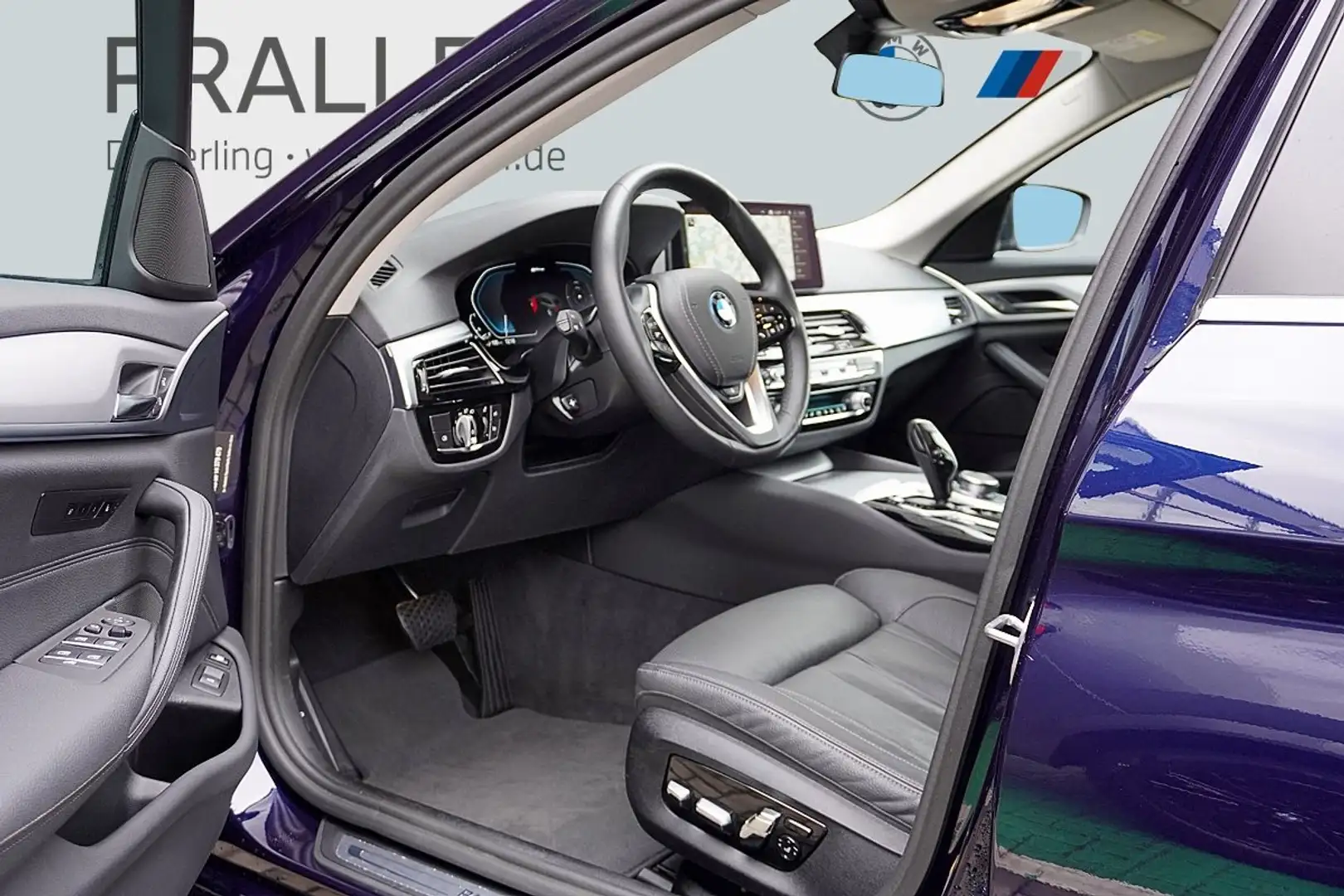 BMW 530 e Touring Glasdach Sitzbelüftung Kamera HiFi Massa Blau - 2