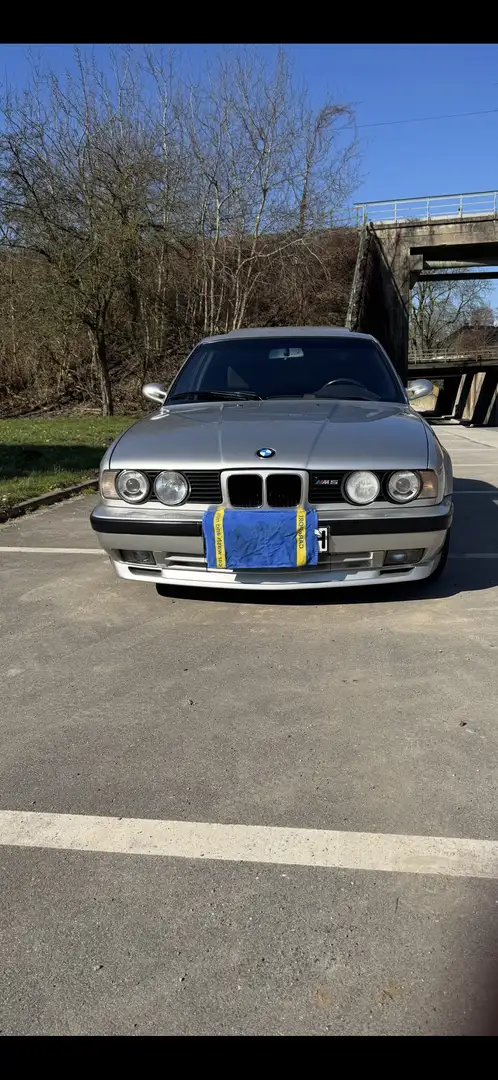 BMW 520 520i OPTISCH M5 Preis VB - 1