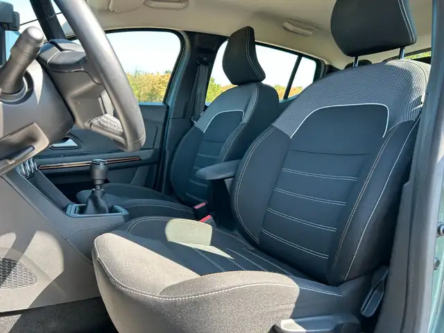 Dacia Sandero view 14