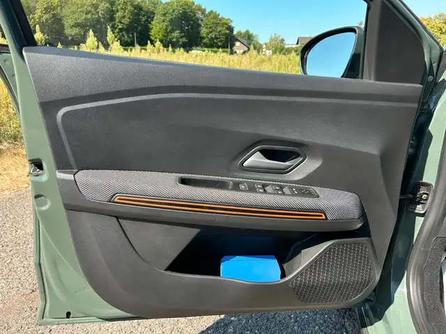 Dacia Sandero view 12