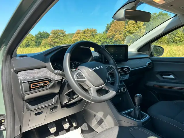 Dacia Sandero view 11