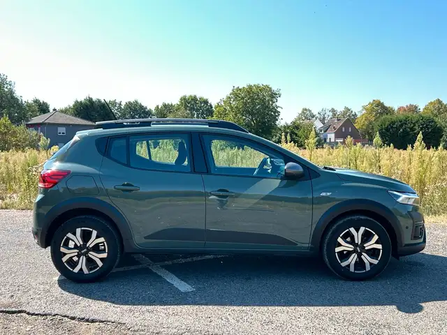 Dacia Sandero view 6